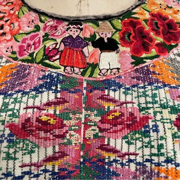 Authentic Vintage Guatemalan Mayan Huipil Textile/Poncho - Picture 2 of 9